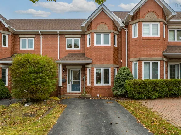 34 Trailwood Pl, Halifax, NS B3M 3Y1