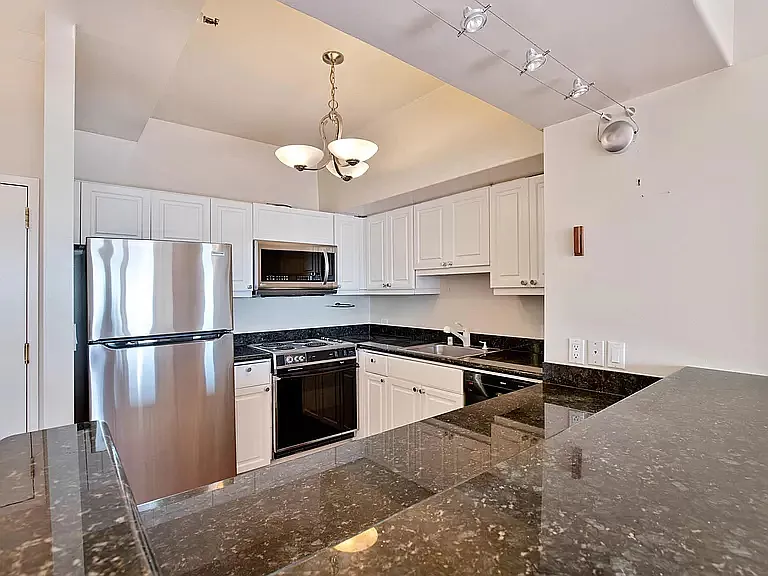 6363 Christie Ave #1305 — Photo 4