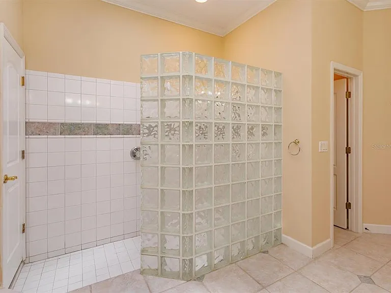 208 Heatherwood Ct — Photo 16
