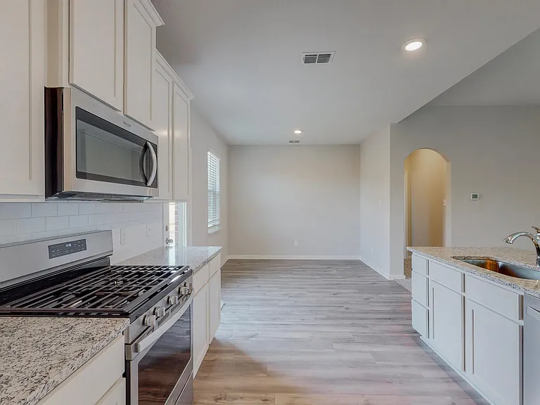 2113 Emma Ct — Photo 16