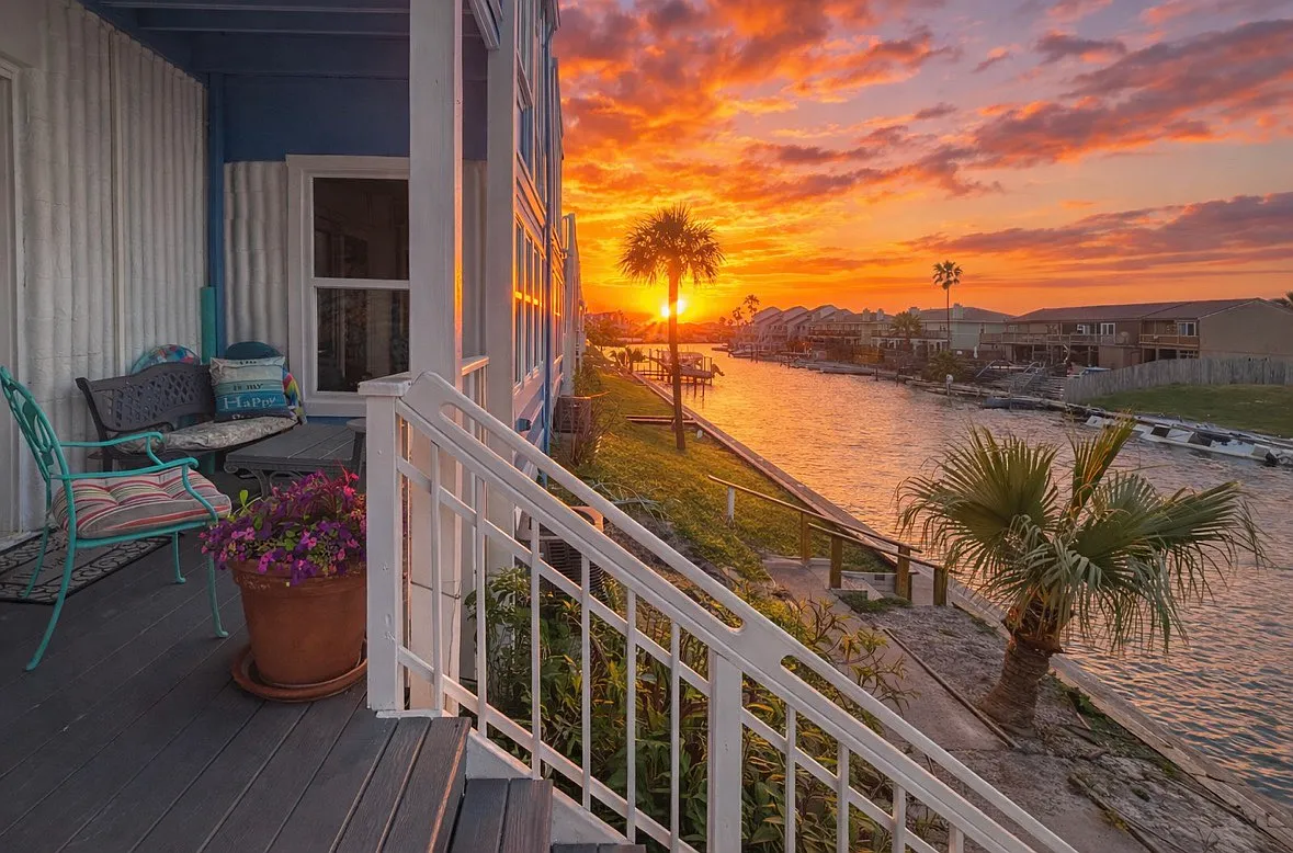2 bed, 1.5 bath, 850 sqft, $2,150 — Photo 1