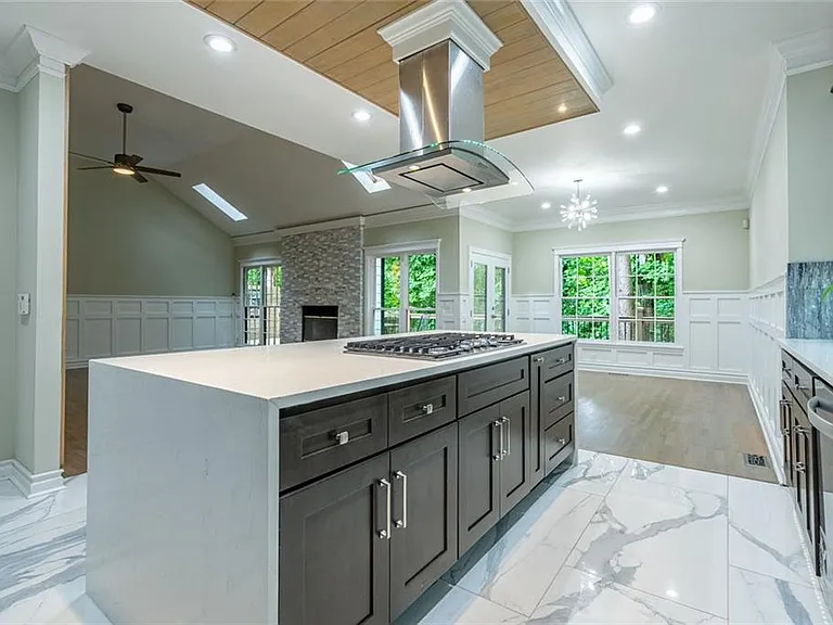 3924 Ashford Dunwoody Rd — Photo 8