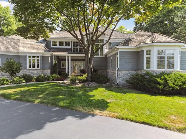 45 Gideons Point Rd, Tonka Bay, MN 55331