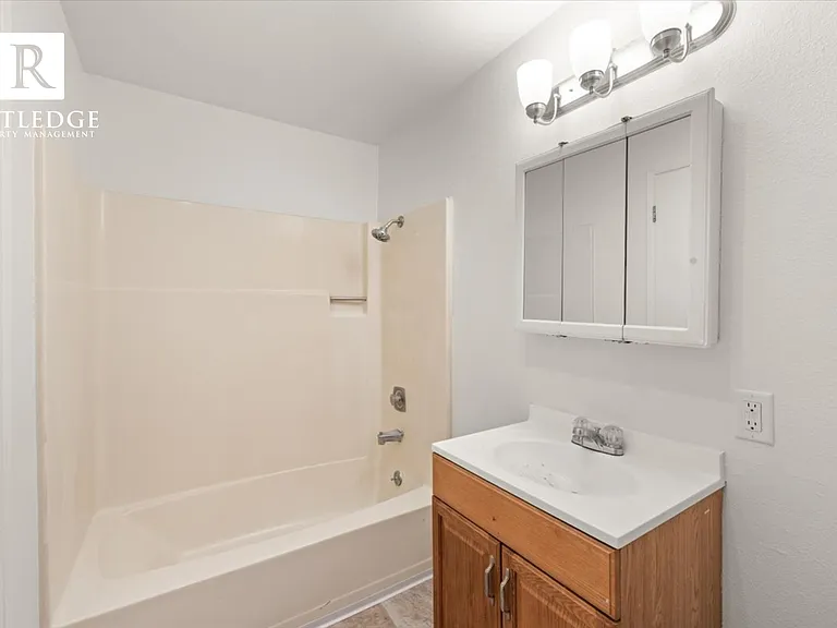 310 Independence Cir #A-D — Photo 13