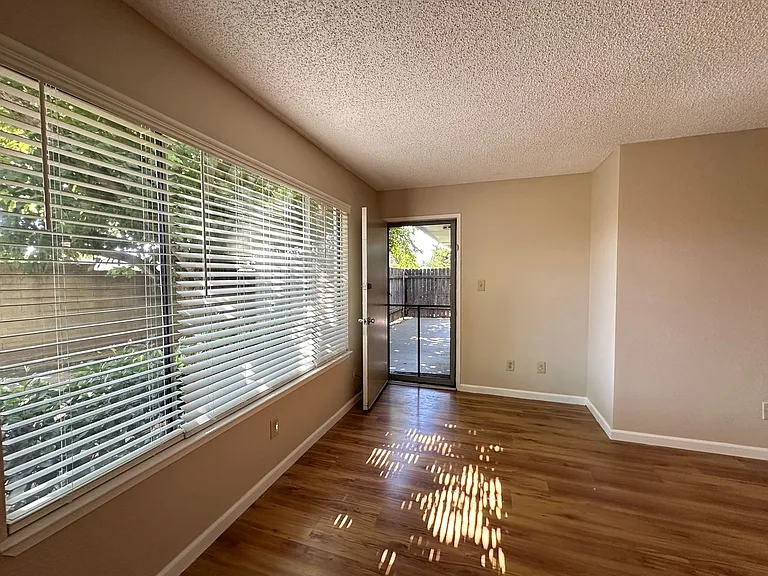 Northridge Terrace Apartments at 4900-4948 Stamas Lane, Fair Oaks California — Photo 85