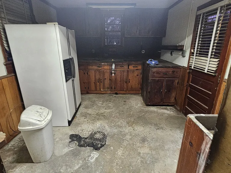 Workshop in front of the garage