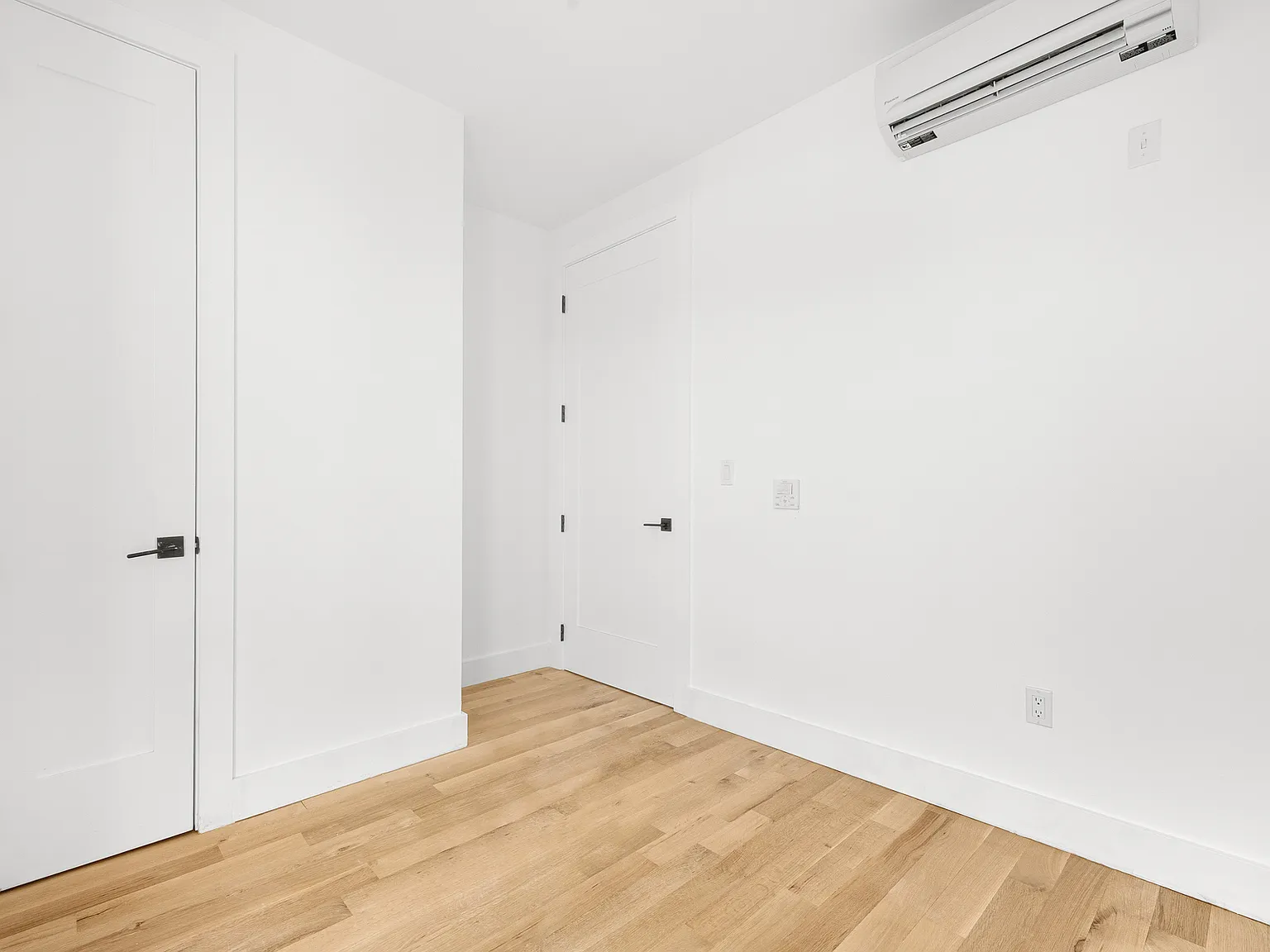 624 Metropolitan Avenue — Photo 4