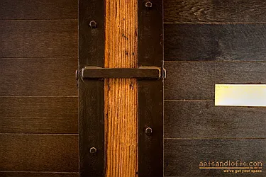 Rented by aptsandlofts.com