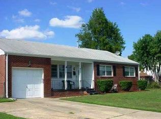 15 E Davis Rd, Hampton, VA 23666