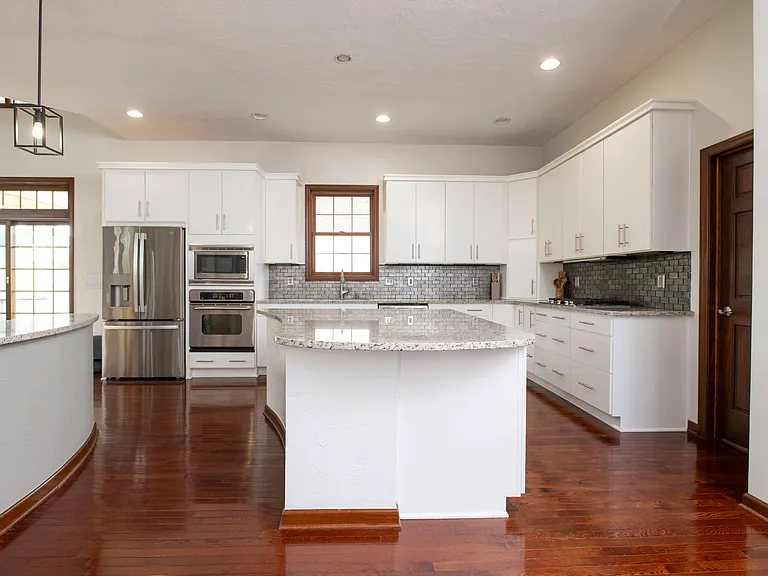 1003 Blackthorne Dr — Photo 6