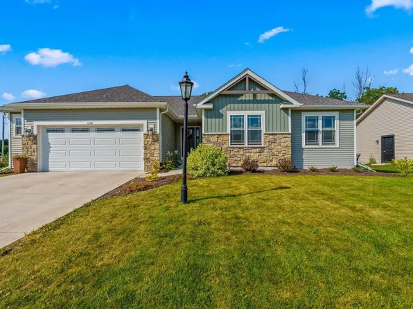 1790 Morgan Station COURT, Oconomowoc, WI 53066