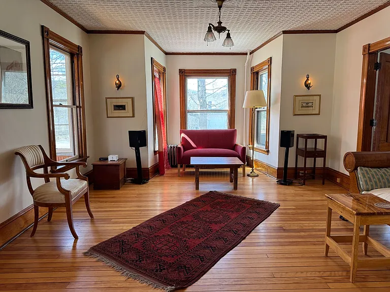 410 Main St — Photo 10