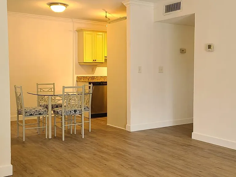 6519 W Newberry Rd #609 — Photo 4
