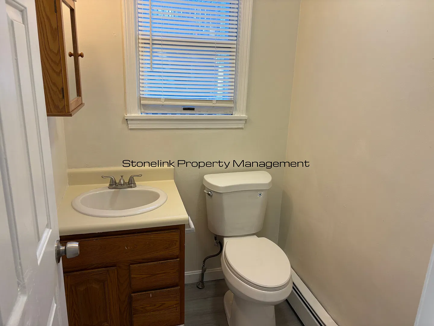 Beautiful Townhouse For Rent in Providence! — Photo 4