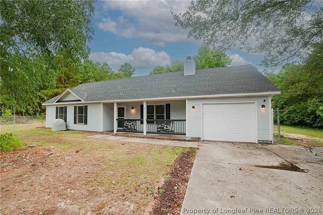 3 bed, 2.0 bath, 1415 sqft, $1,650 — Photo 2