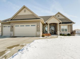 580 Mary Way, Slinger, WI 53086