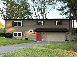95 Sara St, Christiansburg, VA 24073