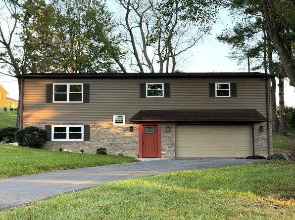 95 Sara St, Christiansburg, VA 24073