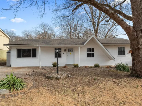 17 Highwood Ln, Belleville, IL 62223