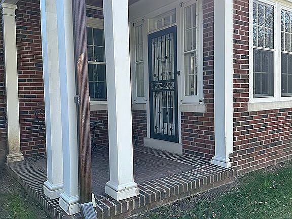 4th image of 865 Lawrence Rd