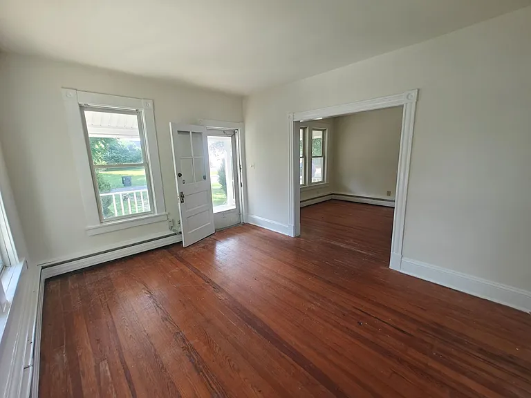 1020 Salisbury Dr — Photo 6