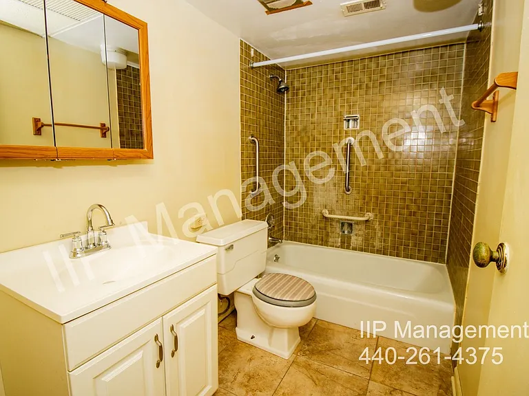 11 Trenton Sq #T-28 — Photo 13