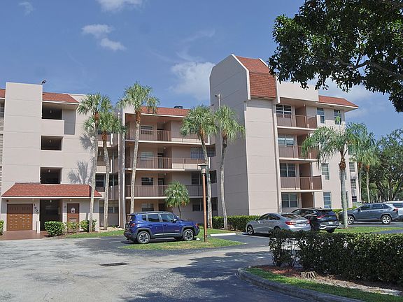 2nd image of 1900 Sabal Palm Drive #106