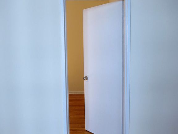 4th image of 410 E 89th St APT 4A