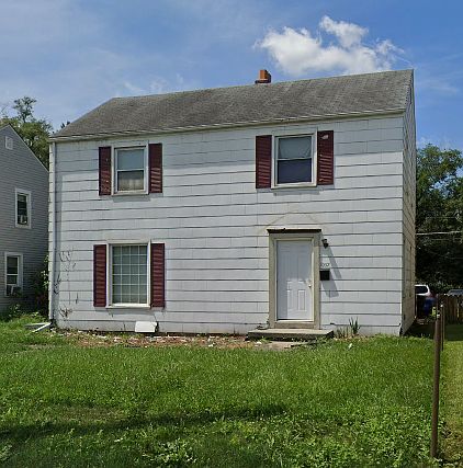 2nd image of 1057-1059 S James Rd