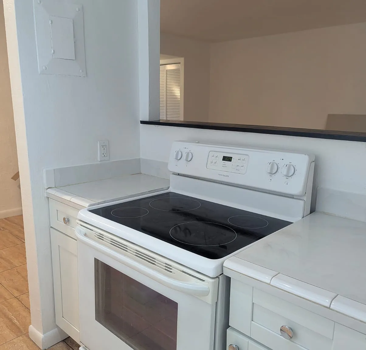 1 bed, 800 sqft, $1,700 — Photo 3