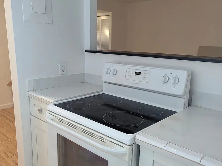 20400 NW 7th Ave #103 — Photo 3