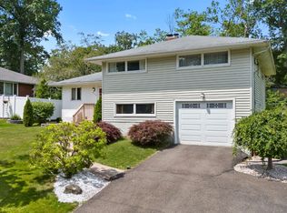 415 Crestwood Ct, Endwell, NY 13760