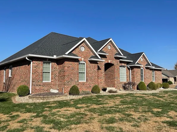 160 Emerald Way W, Granite City, IL 62040