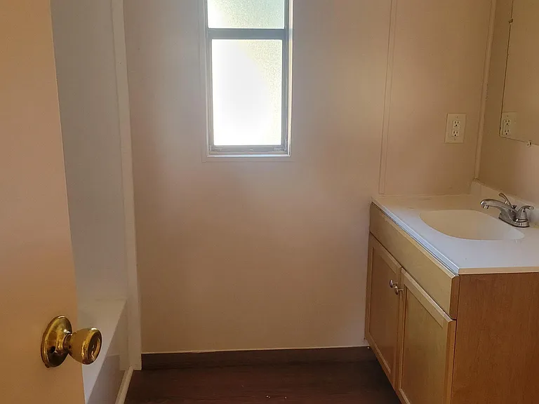 1720 NW 38th Ave #151 — Photo 8