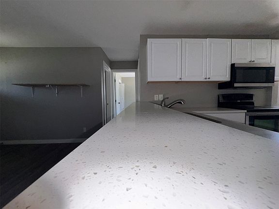 4th image of 6703 Galindo St