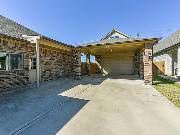 3rd image of 3312 Patagonia St