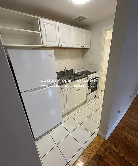 49 Gloucester St — Photo 4