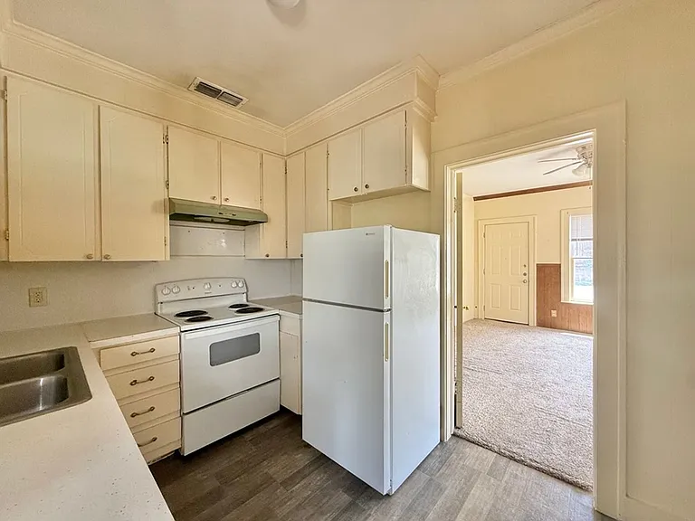 418 S Spring Ave — Photo 8