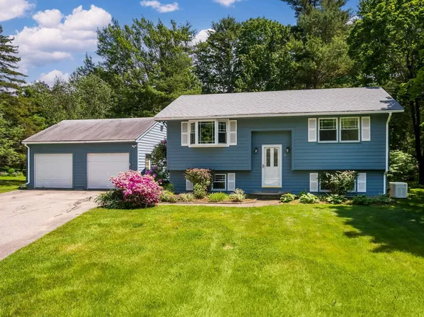 11 Peter Weare Road, York, ME 03902