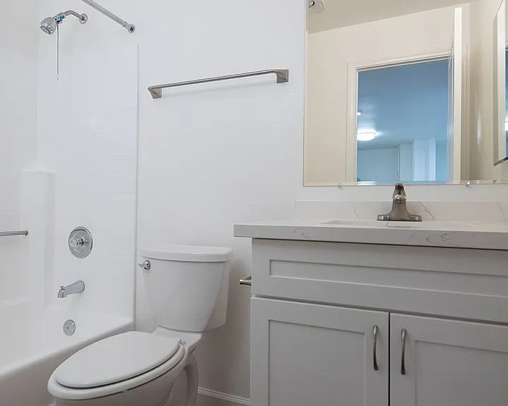 Mission Pacific Apartments — Photo 73