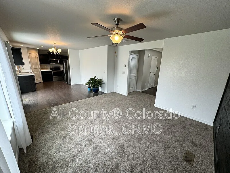 3 bed, 2.5 bath, 1482 sqft, $2,295 — Photo 4