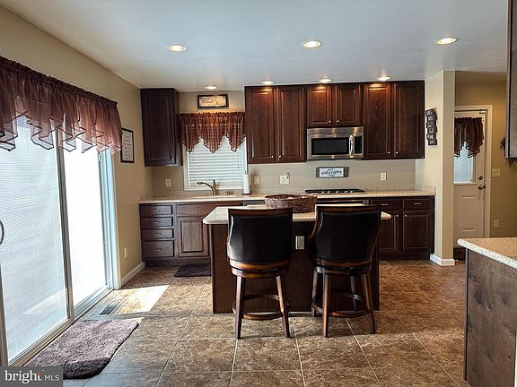 3rd image of 28440 Bloomery Rd