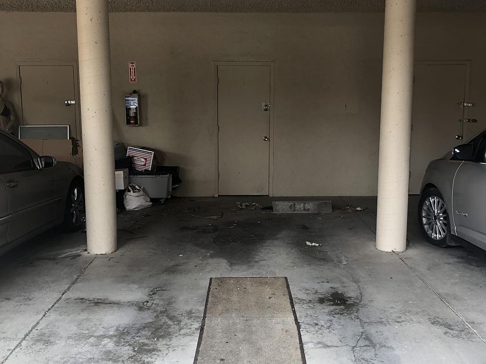 1st image of 4 Circle Dr