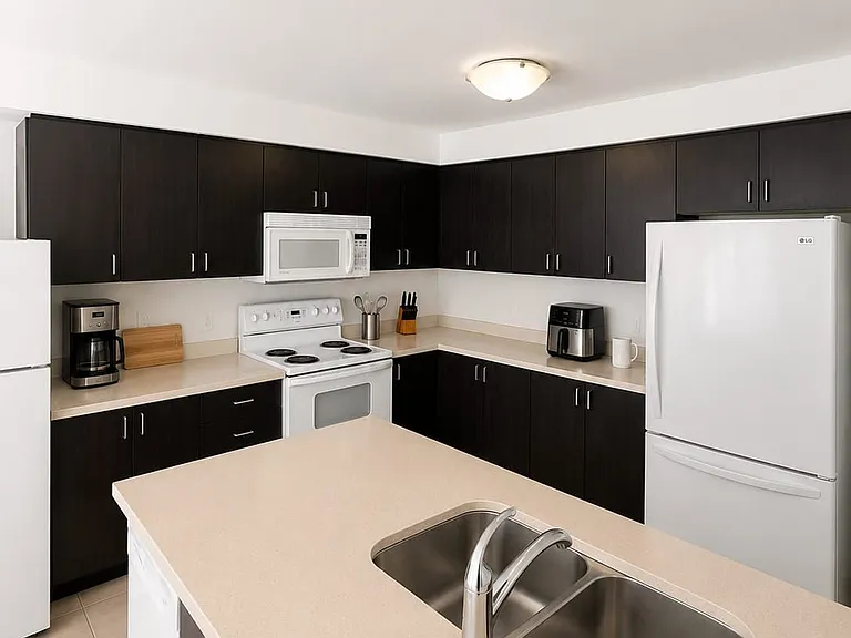 155 Nearna Dr — Photo 4