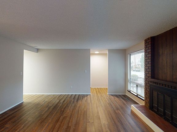 4th image of 1520 E Main St APT B