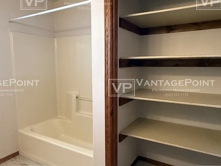 2121 N Cloudview Dr — Photo 3