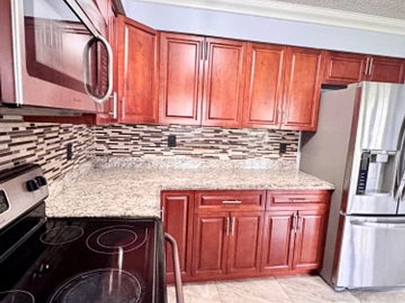 3rd image of 2001 Wharf Ln