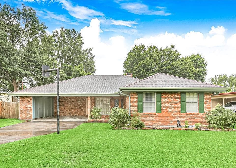 1st image of 105 Gardenia Ln