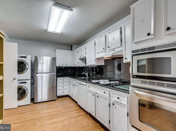 203 Yoakum Py #1124, Alexandria, VA 22304