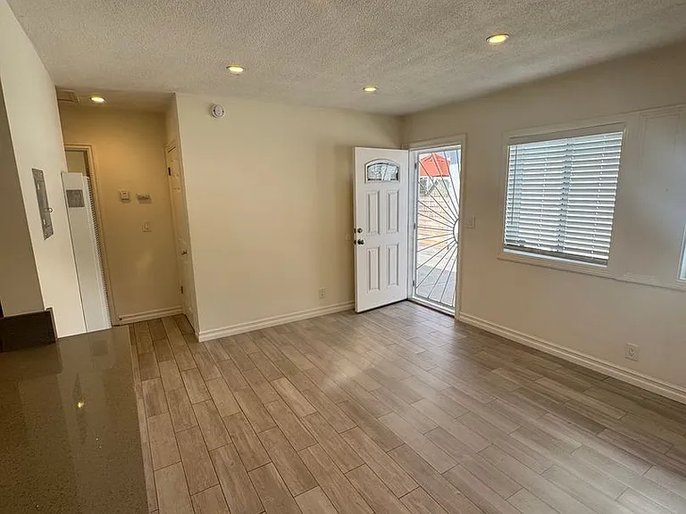 2233 Orange Ave — Photo 14